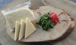 Piroğlu Çökeltme Tam Yağlı Beyaz Peynir 500Gr